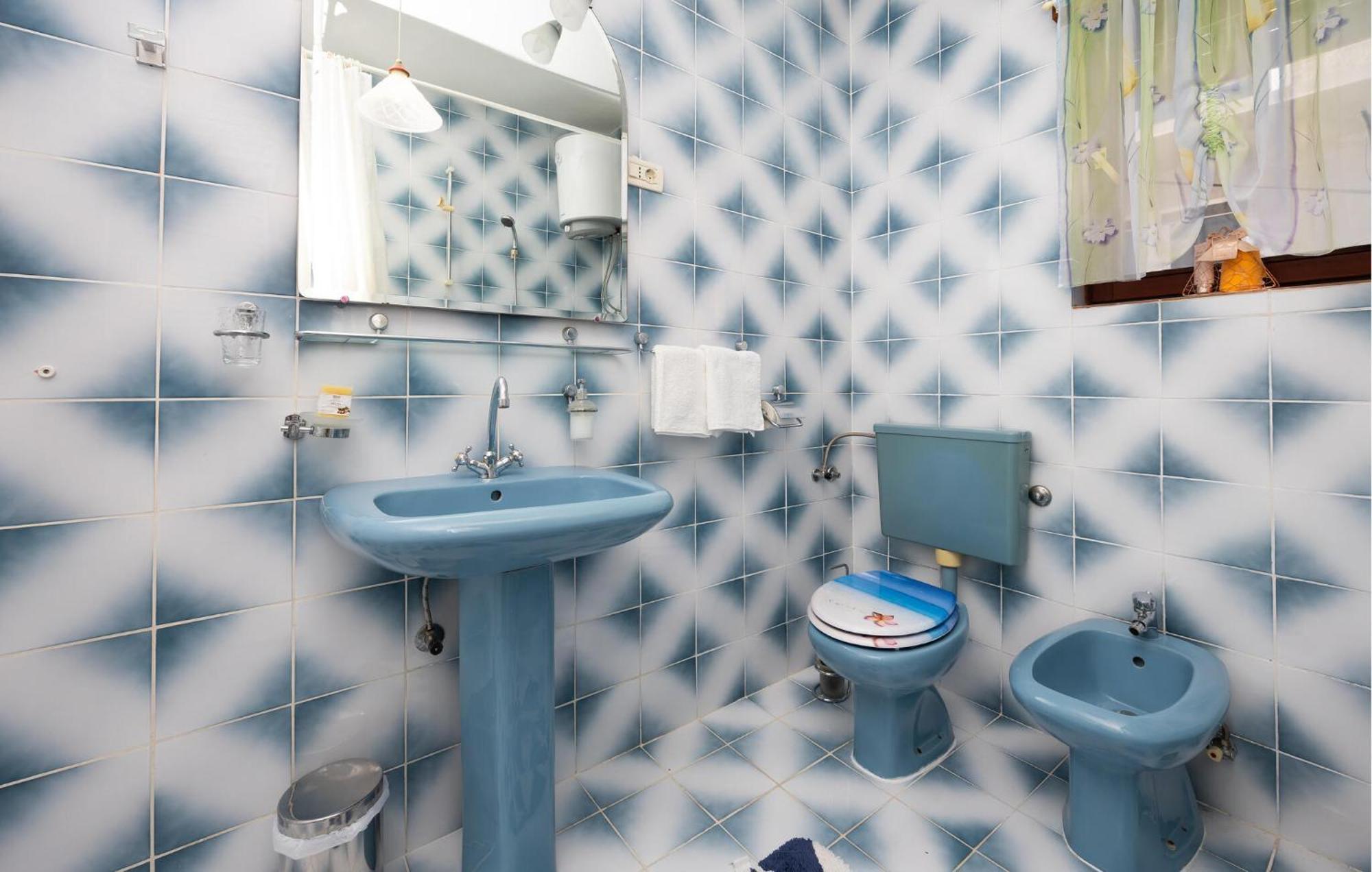 Amazing apartment in Trogir w/ 2 Bedrooms Buitenkant foto